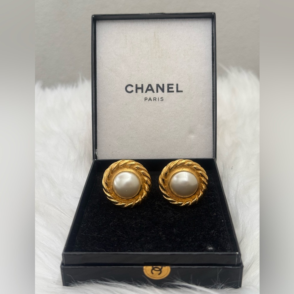 CHANEL CC Logo Pearl Gold Tone Earrings w/ Box